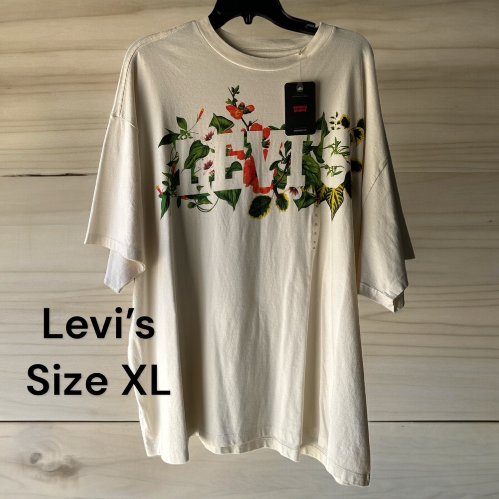 NWT Levi’s T-Shirt size XL